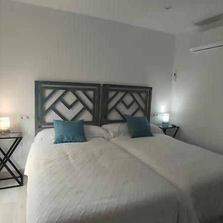 Holiday home Elenyr *